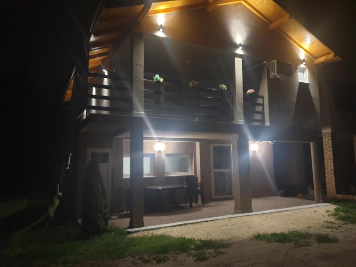 Vikendica Apartments Dunav Ms Celarevo Extérieur photo